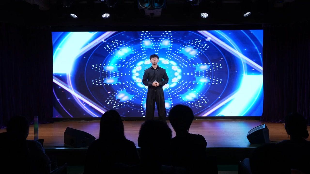 男生独唱表演——浮夸