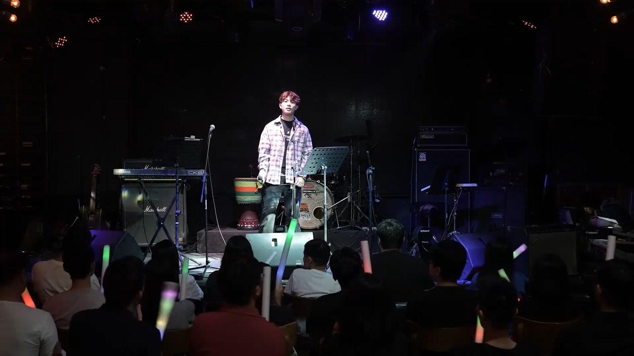 男生独唱表演——你不在